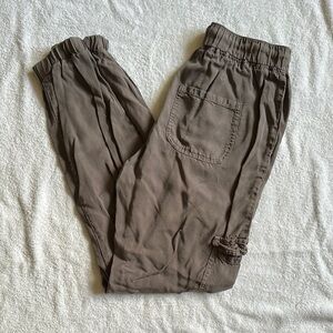 Love Tree Women’s Gray Cargo Joggers Size Small